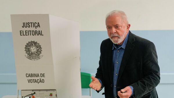 Бывший президент Бразилии Луис Инасио Лула да Силва на всеобщих выборах в Сан-Паулу, Бразилия