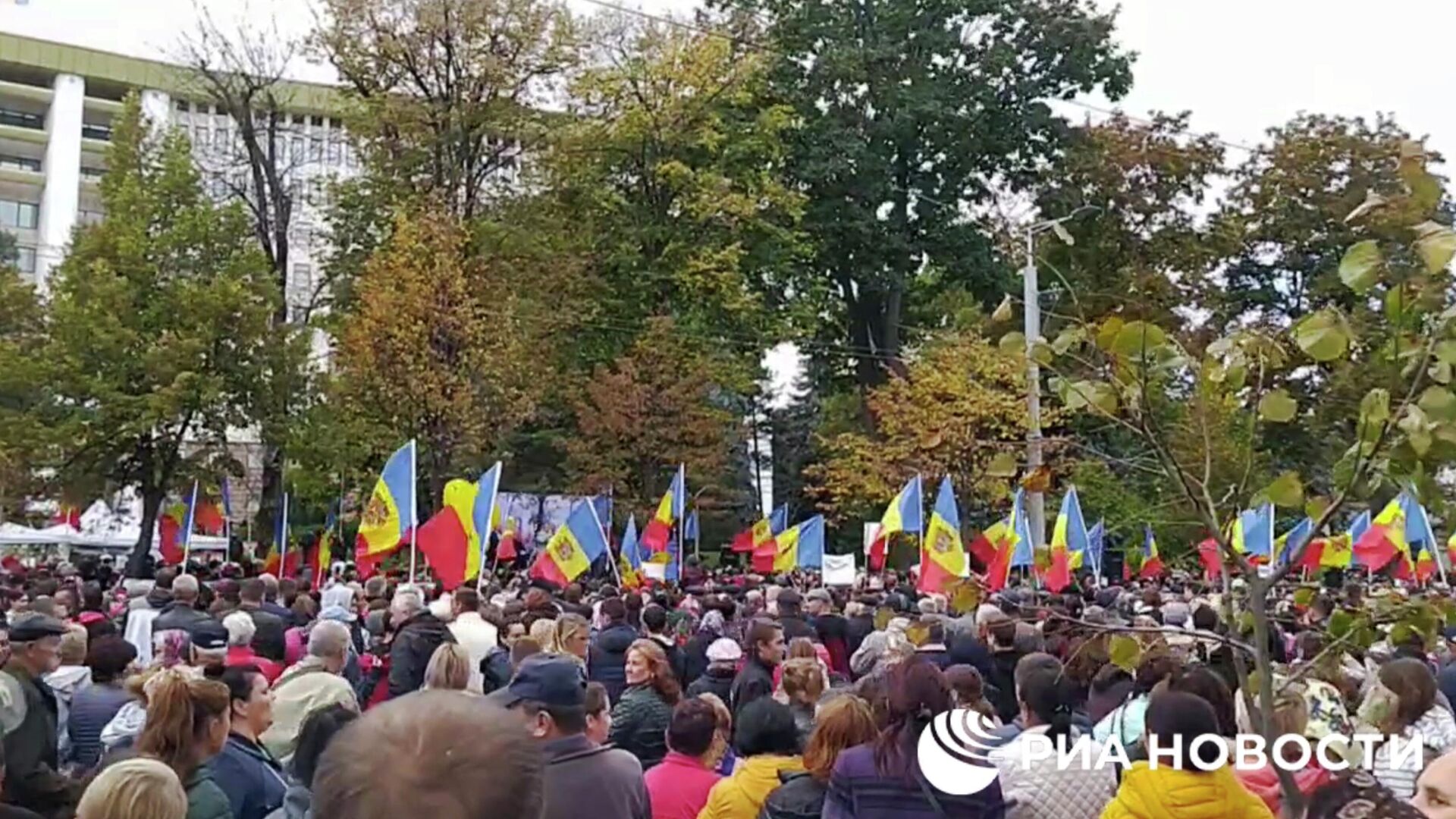 Акция протеста сторонников и представителей партии Шор в Кишиневе. Кадр видео - РИА Новости, 1920, 02.10.2022