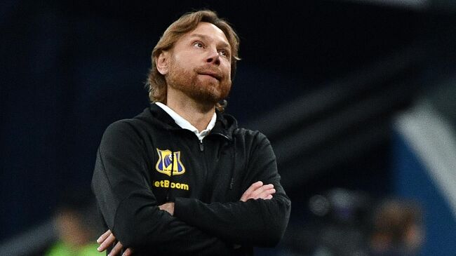 Валерий Карпин