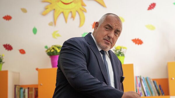 Бывший премьер-министр Болгарии Бойко Борисов голосует в городе Банкя, Болгария
