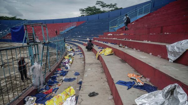 Давка на стадионе в Маланге (Индонезия).