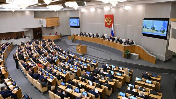 Депутаты на внеплановом пленарном заседании Государственной думы России