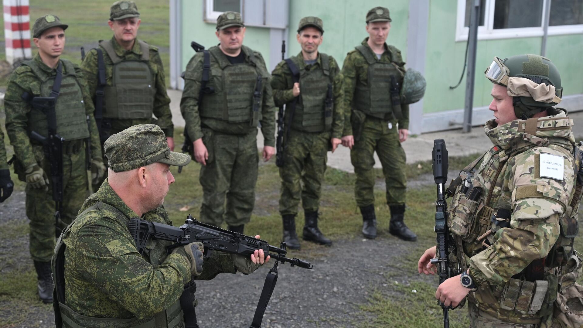 Мужчины, призванные на военную службу в ходе частичной мобилизации - РИА Новости, 1920, 10.10.2022