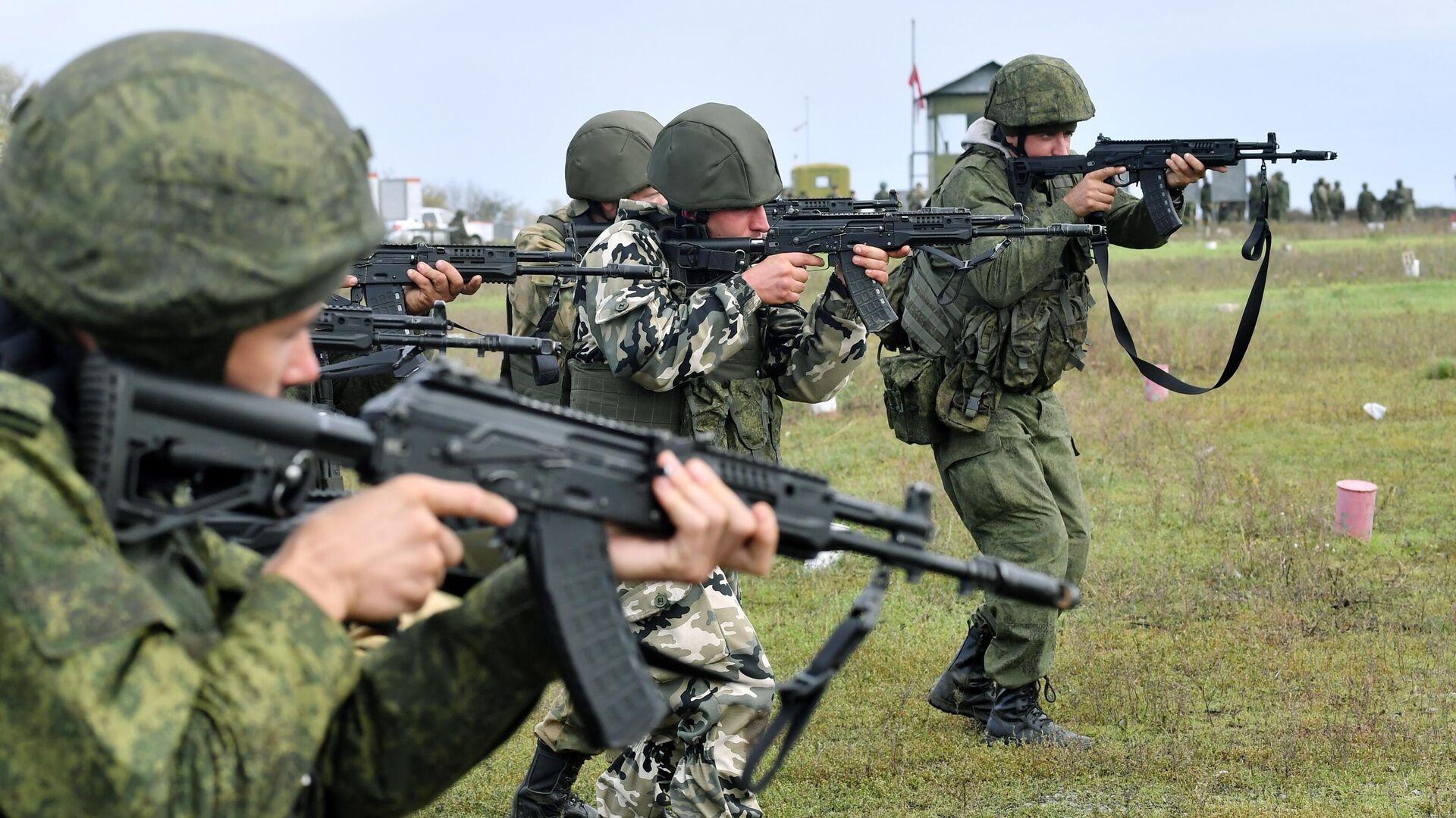 Мужчины, призванный на военную службу в ходе частичной мобилизации - РИА Новости, 1920, 04.10.2022