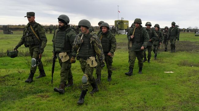 Подготовка призванных в рамках частичной мобилизации в РФ на полигоне в ДНР