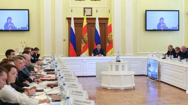 Губернатор Тверской области Игорь Руденя на заседании кабинета министров