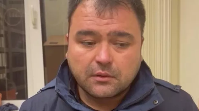 Задержанный участник конфликта в салоне рейсового автобуса в Санкт-Петербурге. Кадр видео