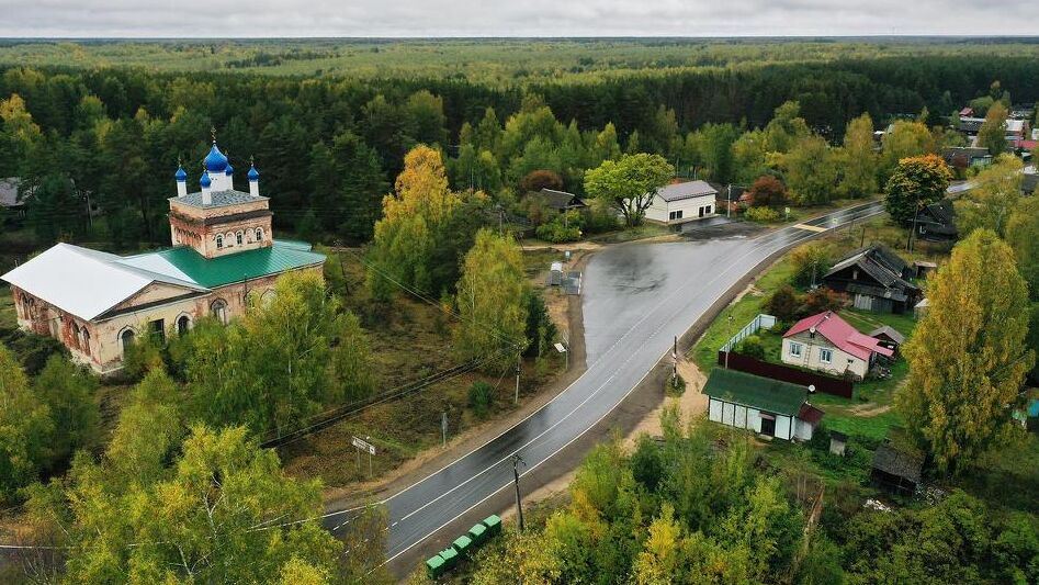 В Тверской области отремонтировали дорогу, связывающую юго-западные районы с трассой М10 - РИА Новости, 1920, 05.10.2022