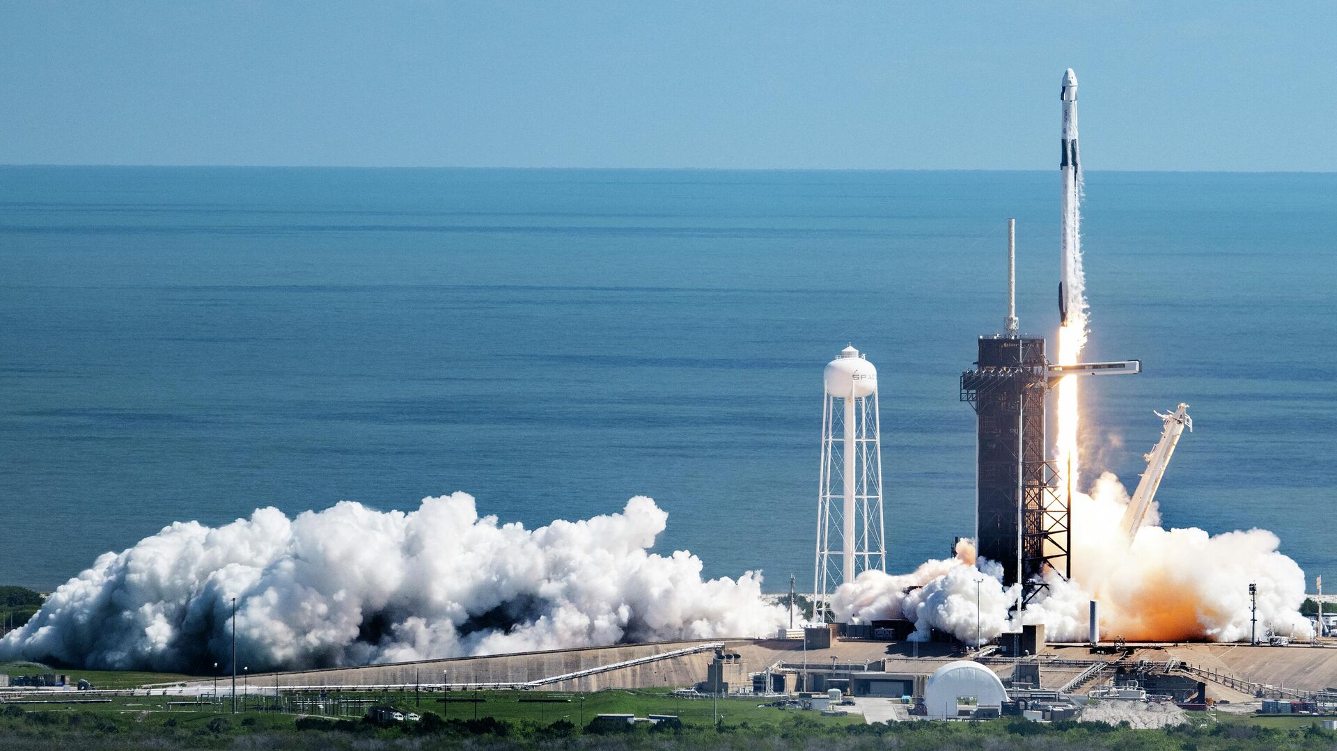 Старт ракеты Falcon 9 с кораблем Crew Dragon с космодрома во Флориде. 5 октября 2022 - РИА Новости, 1920, 05.10.2022