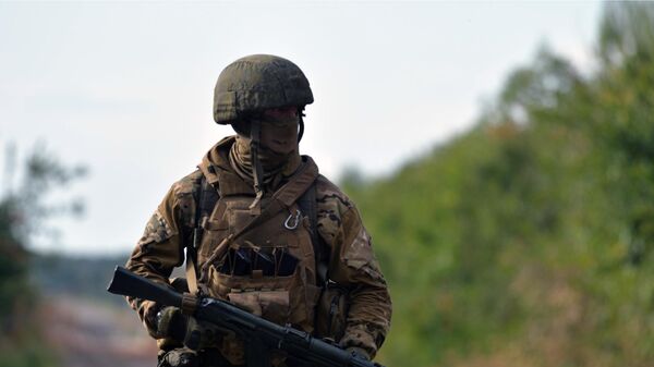 Боец ЧВК Вагнер на окраине Бахмута в Донецкой области