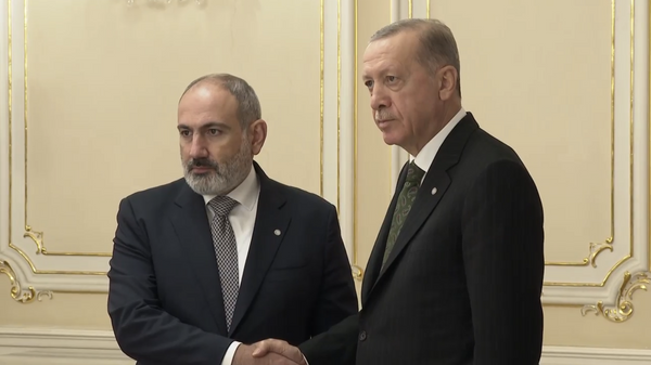 Президент Турции Тайип Эрдоган и премьер Армении Никол Пашинян. Архивное фото.