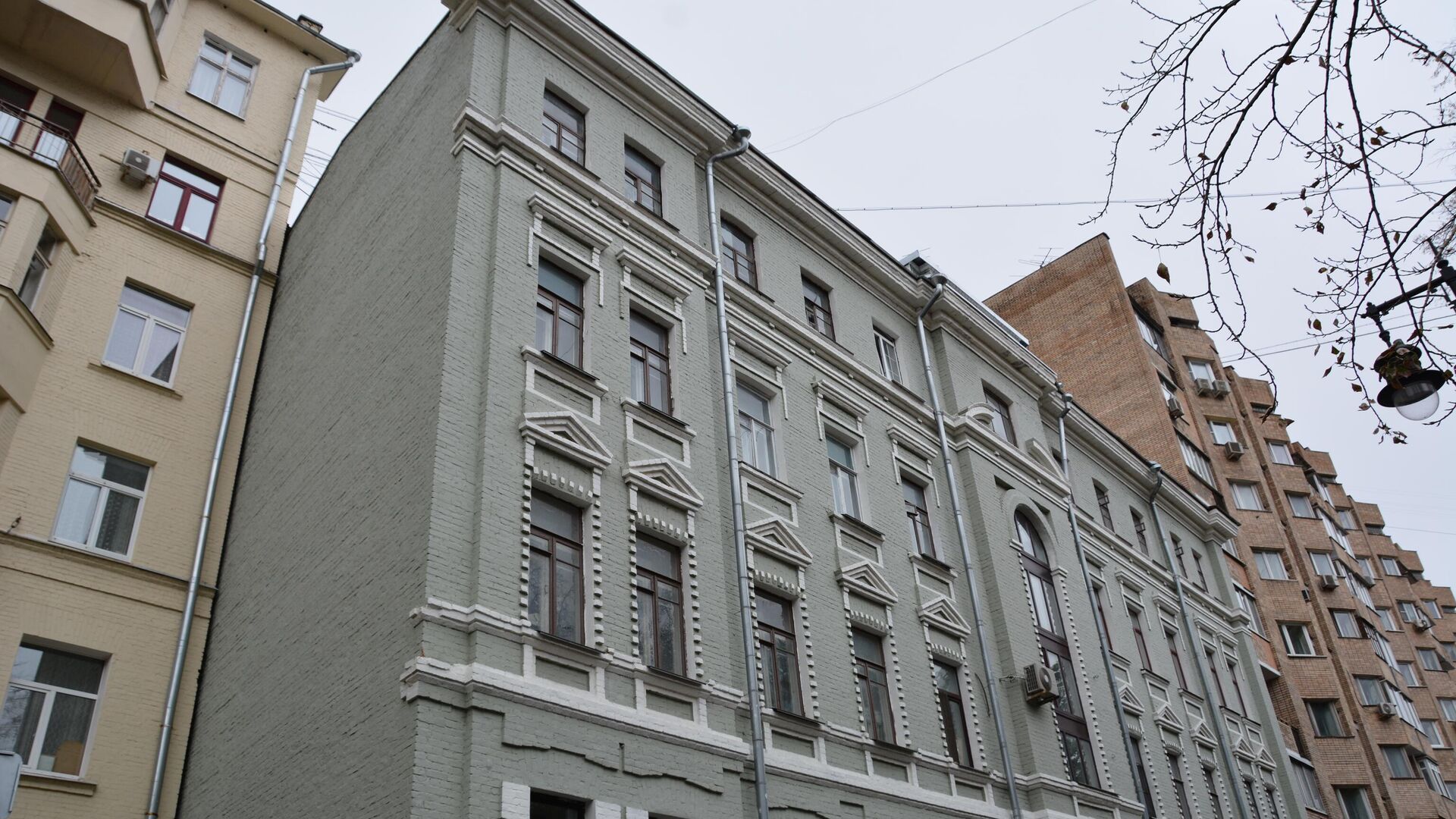 Дом в Карманницком переулке Москвы (3А, строение 1), возведенный в 1901 году - РИА Новости, 1920, 07.10.2022