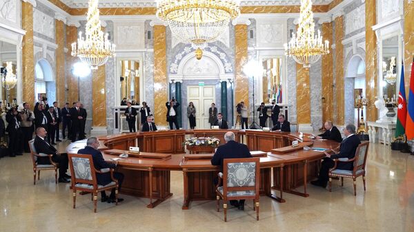 Президент РФ Владимир Путин во время неформальной встречи руководителей стран - участниц СНГ