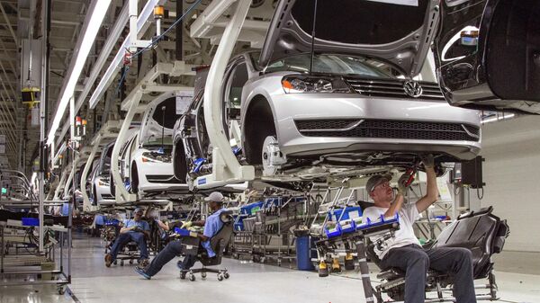 Сборка автомобилей на заводе Volkswagen