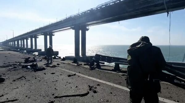 Работа следователей после взрыва на Крымском мосту. Кадры СК РФ