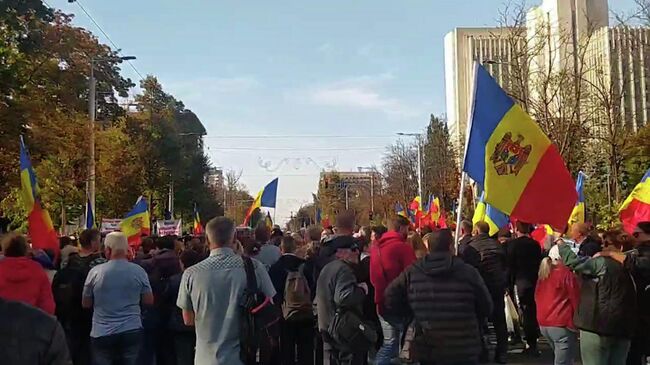 Акция протеста в Кишиневе перед парламентом