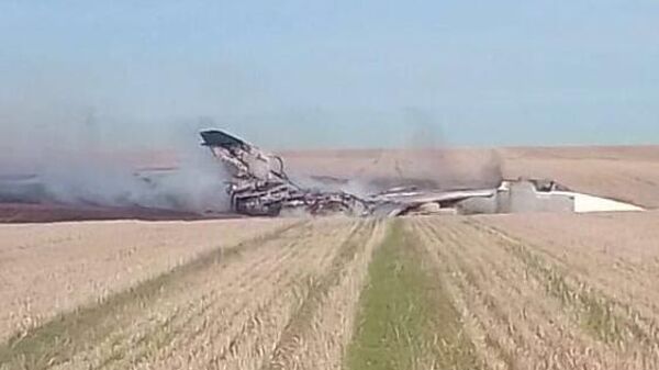 На месте жесткой посадки самолета Су-24 в Ростовской области
