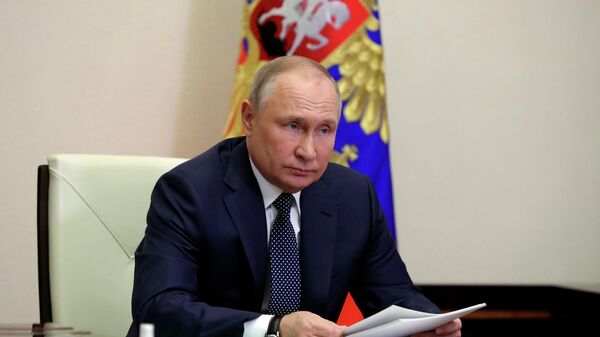 LIVE: Путин проводит совещание с членами Совета безопасности