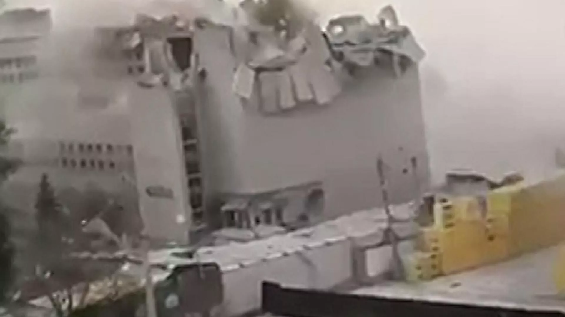 Взрывы в центре Киева. Видео очевидцев и с камер наблюдения - РИА Новости, 1920, 10.10.2022