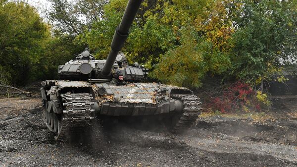 Танк Т-72Б3 на месте расположения механизированных войск армии России под Донецком
