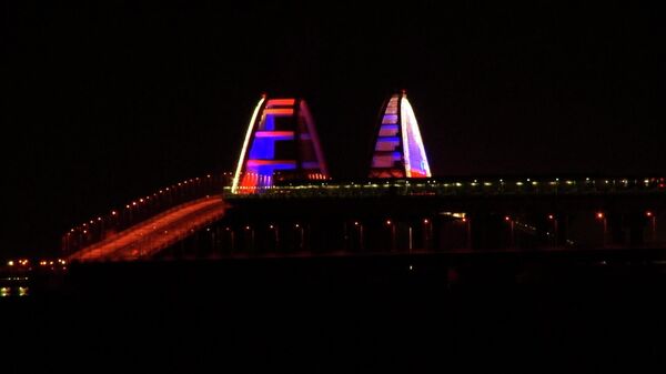 По Крымскому мосту восстановлено движение поездов. Видео очевидцев