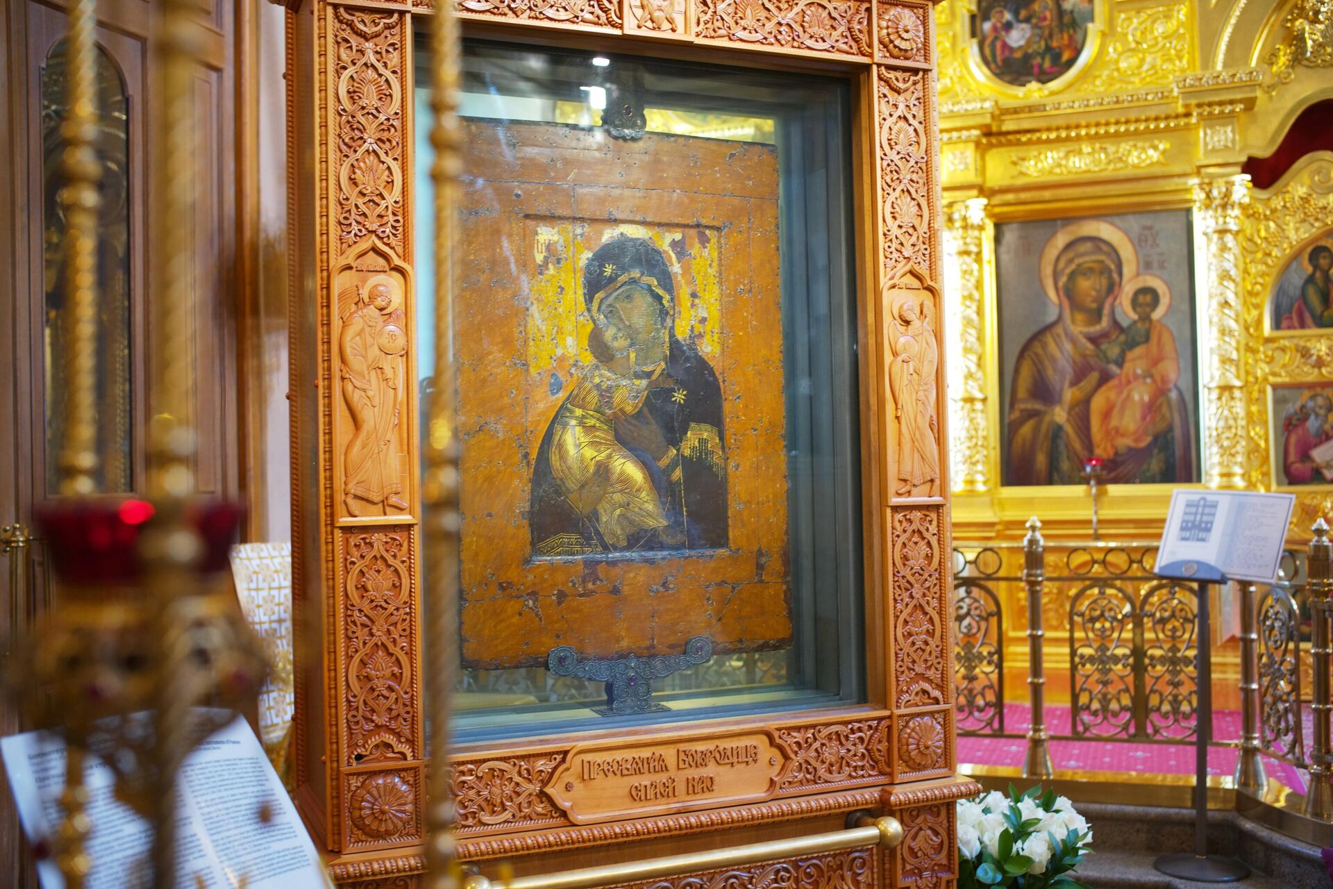 Владимирская икона в храме святителя Николая в Толмачах