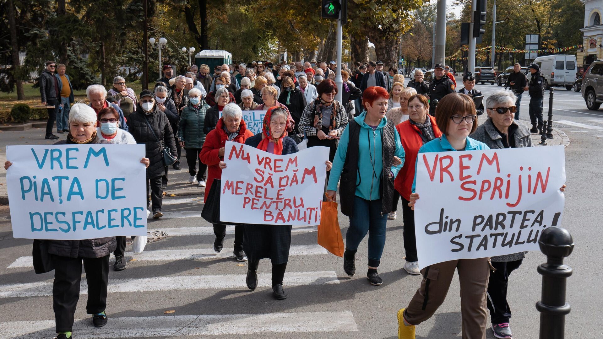 Участники акции протеста против антироссийской политики в Молдавии в Кишиневе - РИА Новости, 1920, 17.10.2022