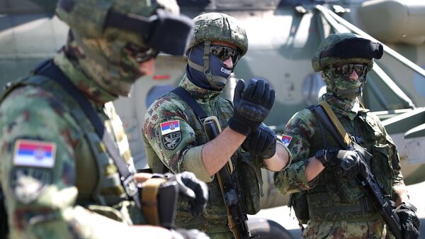 В Сербии допустили, что военные перейдут административную границу Косово