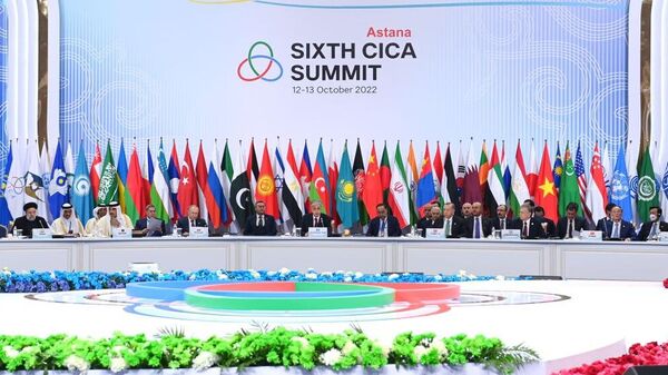 Президент РФ Владимир Путин принимает участие в пленарном заседании VI саммита Совещания по взаимодействию и мерам доверия в Азии в Астане