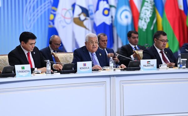 Президент Палестины Махмуд Аббас на VI саммите Совещания по взаимодействию и мерам доверия в Азии во Дворце Независимости в Астане