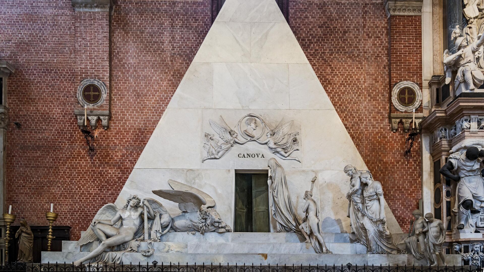 Надгробие итальянского скульптора Антонио Канова в Венеции - РИА Новости, 1920, 13.10.2022