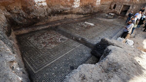 Мозаика времен римской эпохи в городе Эр-Растан, Сирия