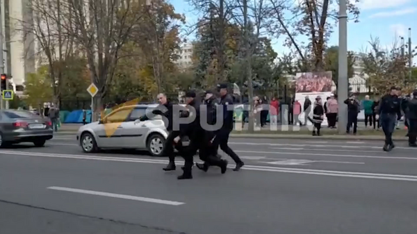 Задержания протестующих на акции в Кишиневе