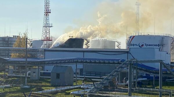 Тушение пожара на нефтебазе в Белгородском районе