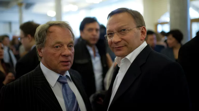 Президент Евразийской академии телевидения и радио Олег Попцов и телеведущий Игорь Угольников