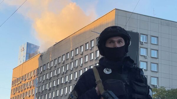 Дым на месте взрыва в Киеве