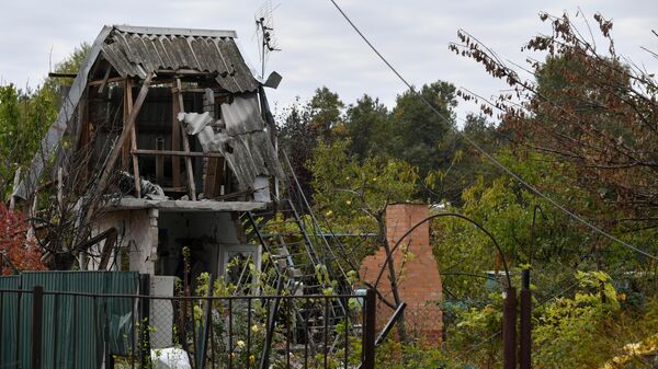 Разрушенные дома в частном секторе в окрестностях Энергодара