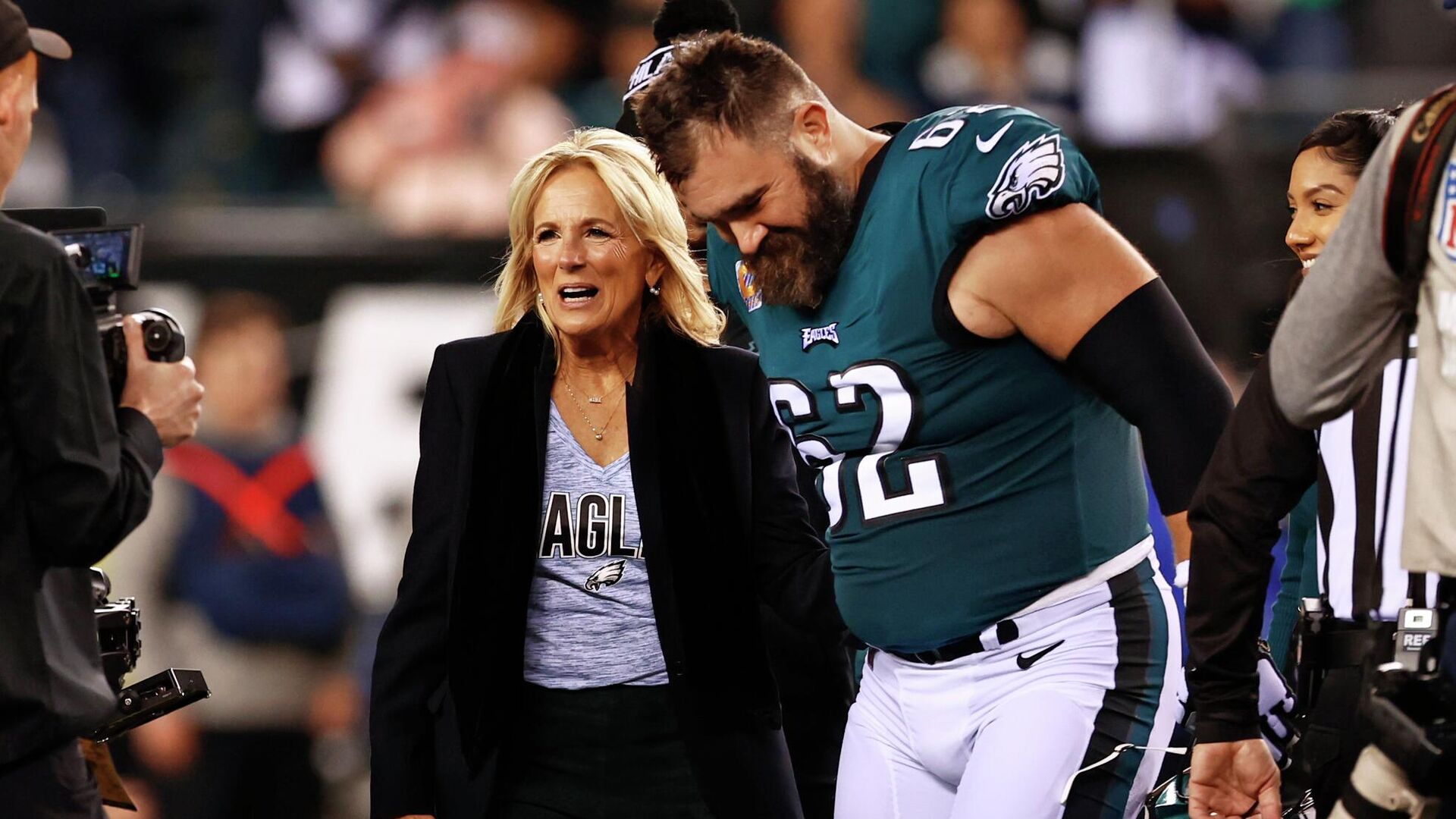 Первая леди США Джилл Байден во время матча футбольных команд Philadelphia Eagles и Dallas Cowboys - РИА Новости, 1920, 17.10.2022