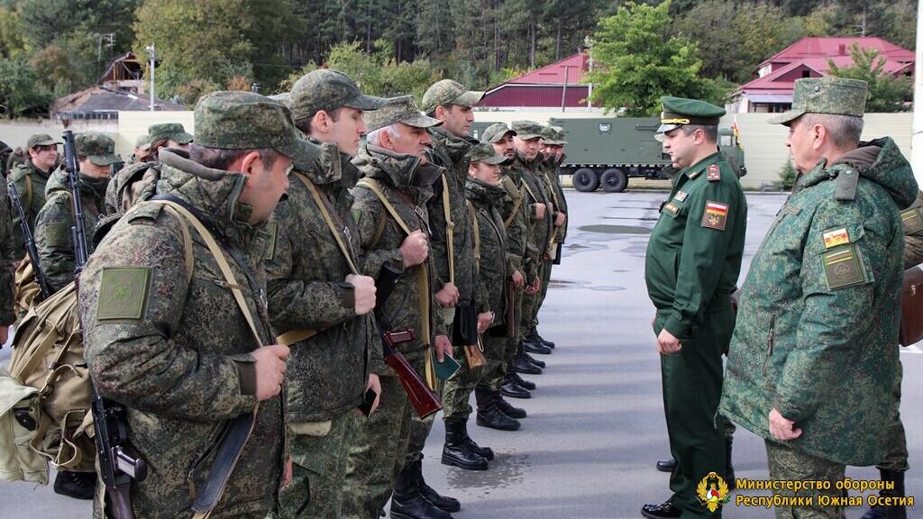 Строевой смотр в Министерстве обороны Республики Южная Осетия - РИА Новости, 1920, 18.10.2022