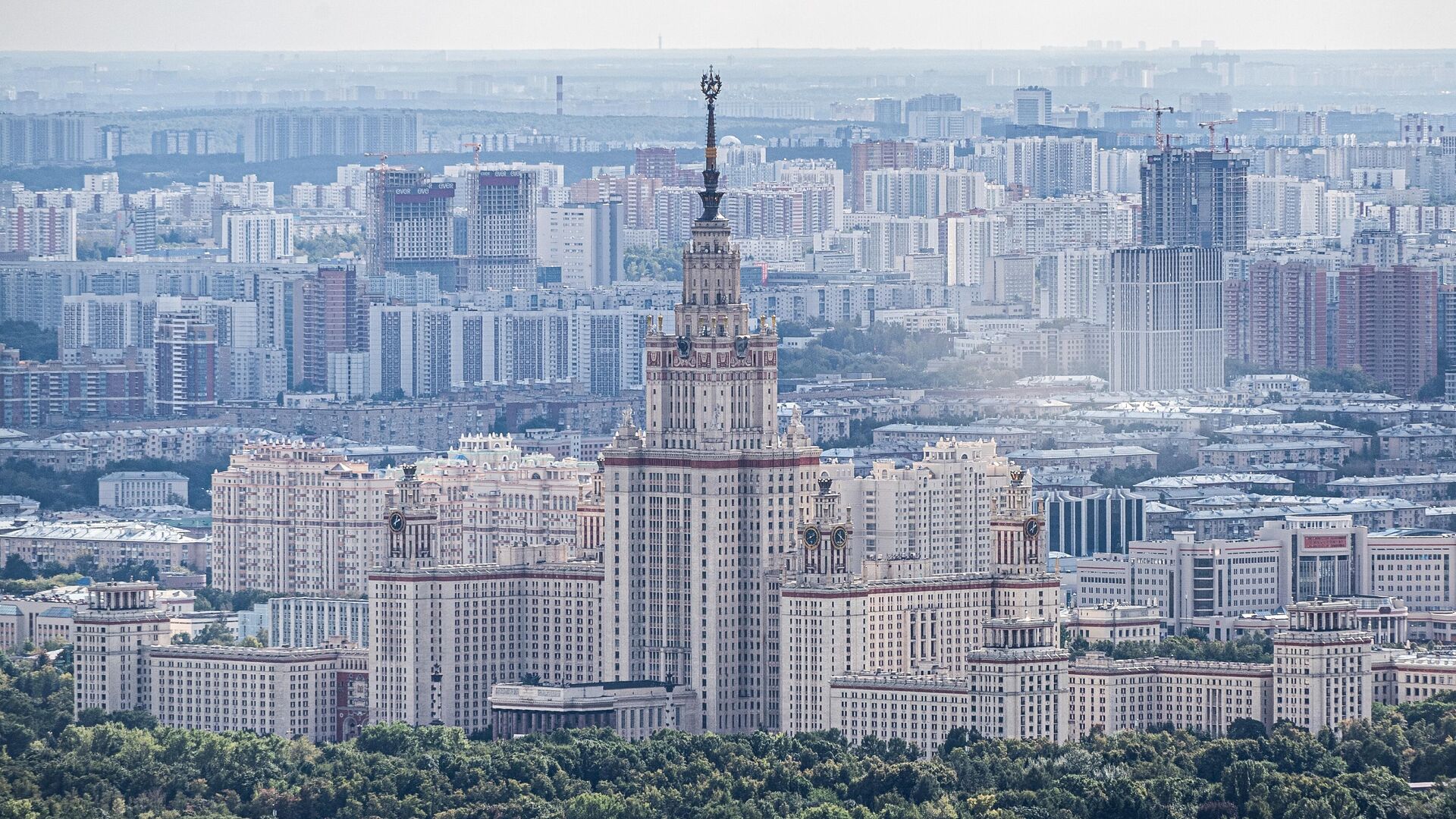 Вид на здание МГУ - РИА Новости, 1920, 21.06.2023