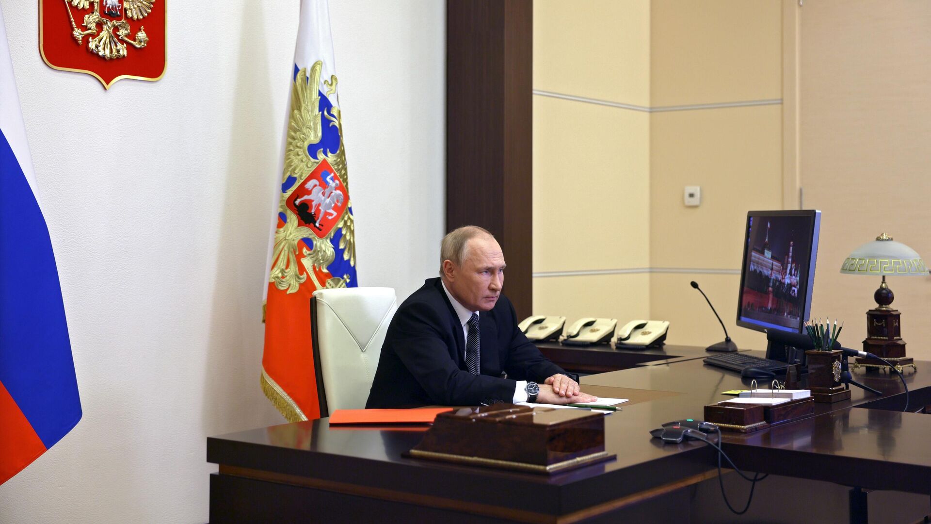 Президент РФ Владимир Путин проводит оперативное совещание с постоянными членами Совета безопасности РФ - РИА Новости, 1920, 02.11.2022