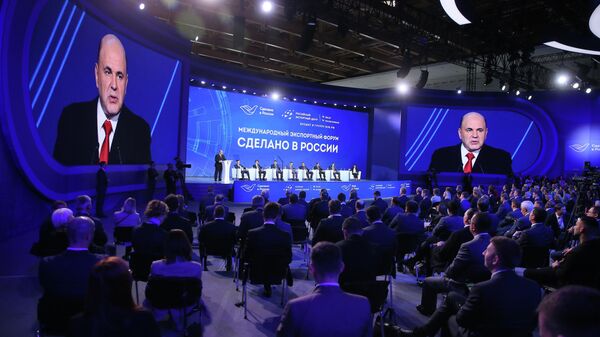 Председатель правительства РФ Михаил Мишустин выступает на пленарном заседании форума Сделано в России – 2022