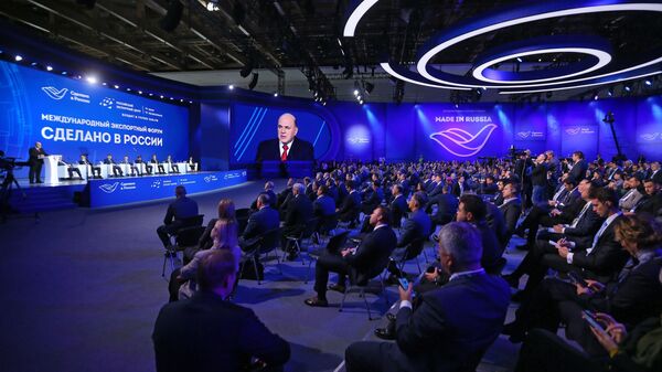 Председатель правительства РФ Михаил Мишустин выступает на пленарном заседании форума Сделано в России – 2022