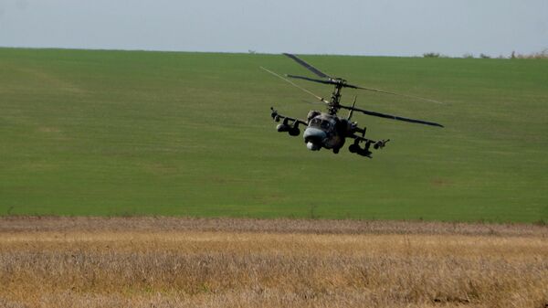 Вертолет Ка-52 Аллигатор ВС РФ в Херсонской области. Архивное фото