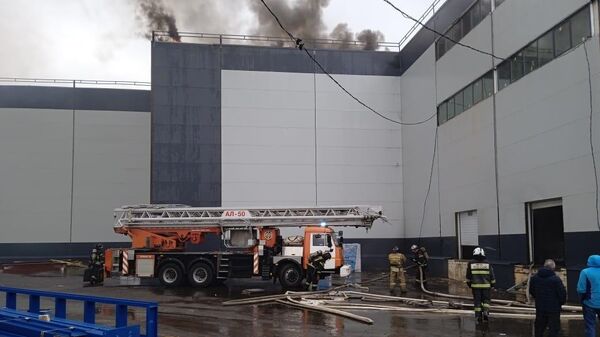 Тушение пожара на складе в Ногиске