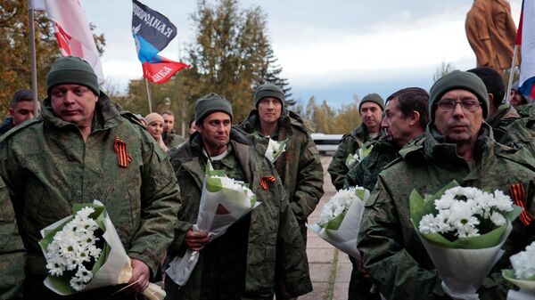 Встреча вернувшихся из плена бойцов в ДНР