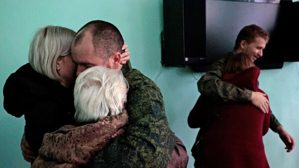 Встреча вернувшихся из плена бойцов в ДНР