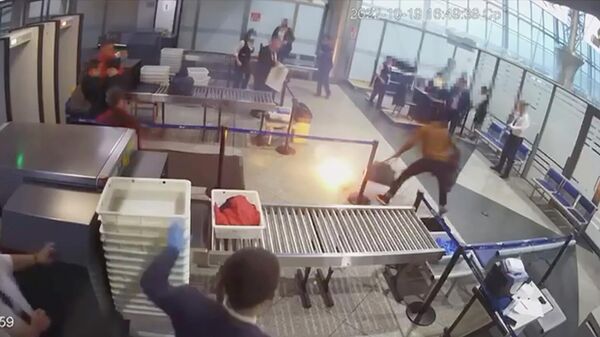 Взрыв зарядного устройства в сумке пассажира в аэропорту Алма-Аты