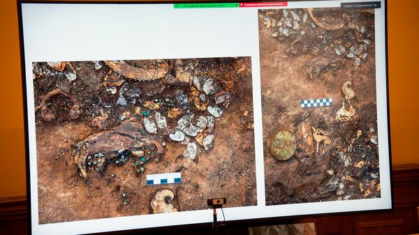 Фото работ по научному изучению, реставрации и консервации археологических находок из кургана Чинге-Тэй-1