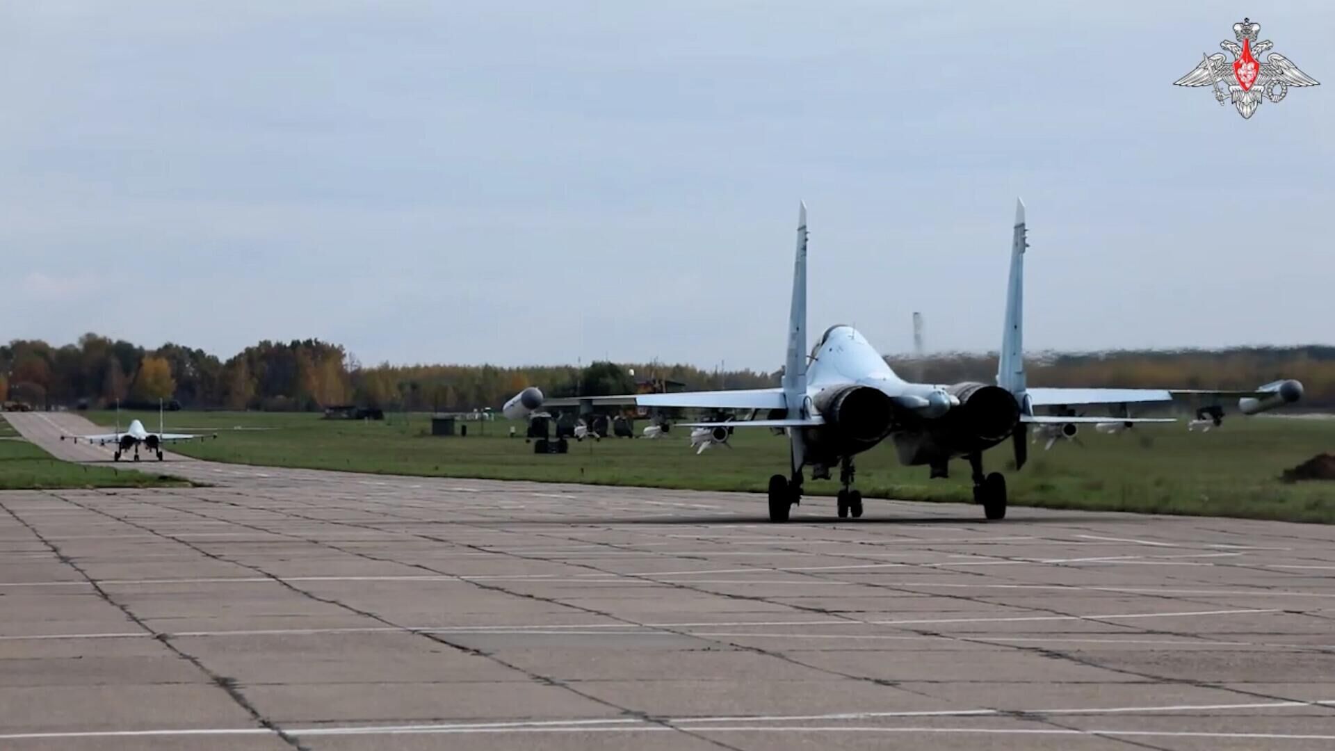 Боевые вылеты экипажей многоцелевых истребителей Су-30СМ - РИА Новости, 1920, 22.10.2022